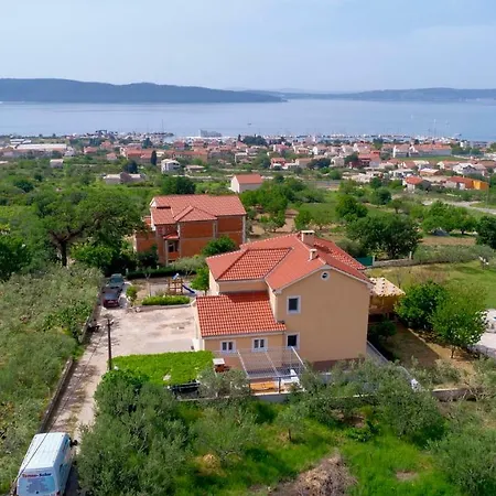 Luxury Castrum Villa Kastela