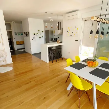 Luxury Castrum Villa *