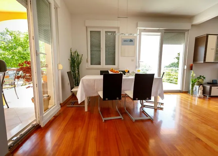 Luxury Castrum Villa